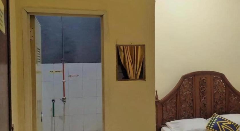 Sawojajar Inn Malang Extérieur photo