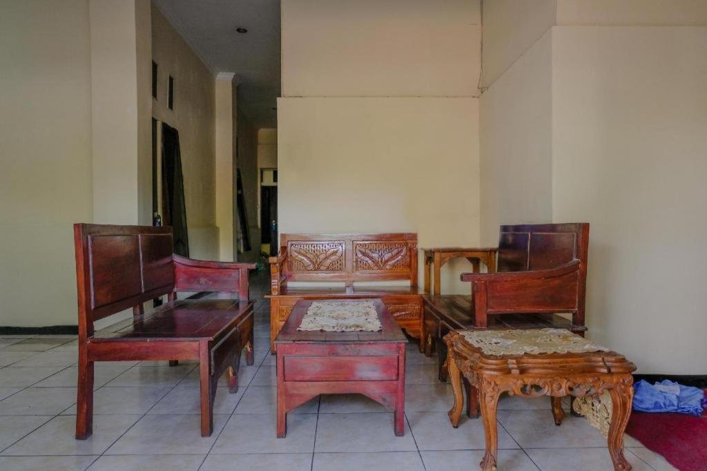 Sawojajar Inn Malang Extérieur photo