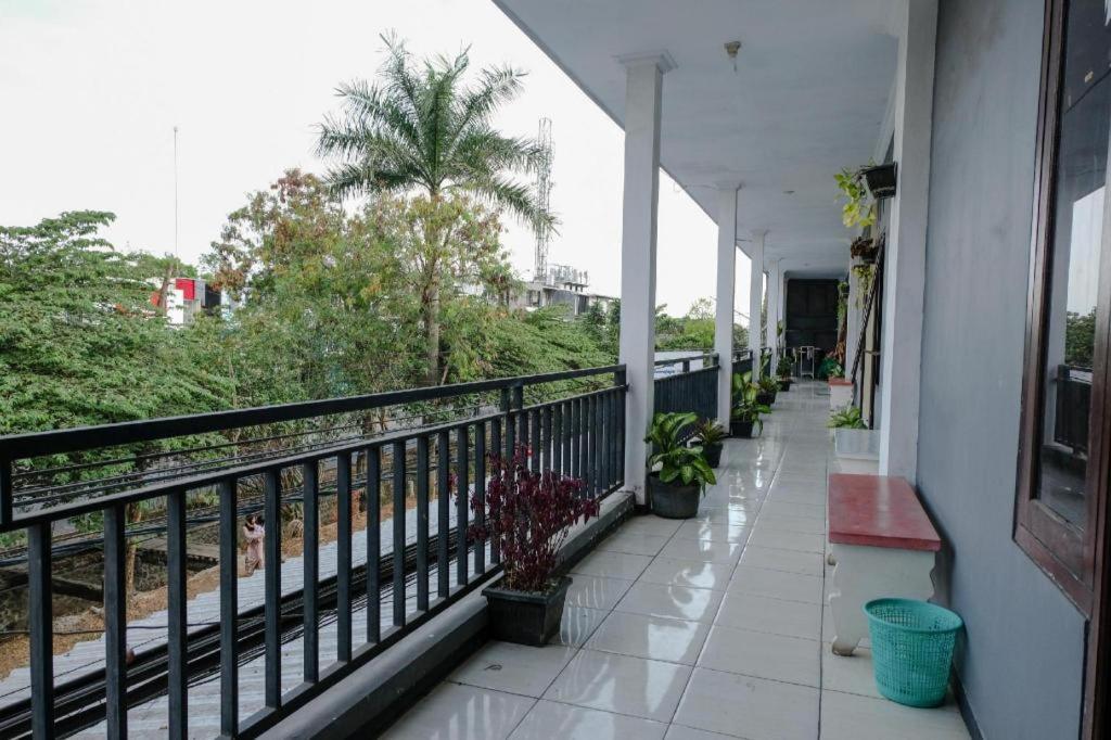 Sawojajar Inn Malang Extérieur photo
